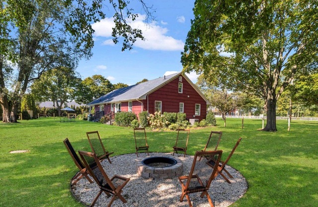 Recently Renovated and Re-Designed Vineyard Cottage Located on the 205 acre...