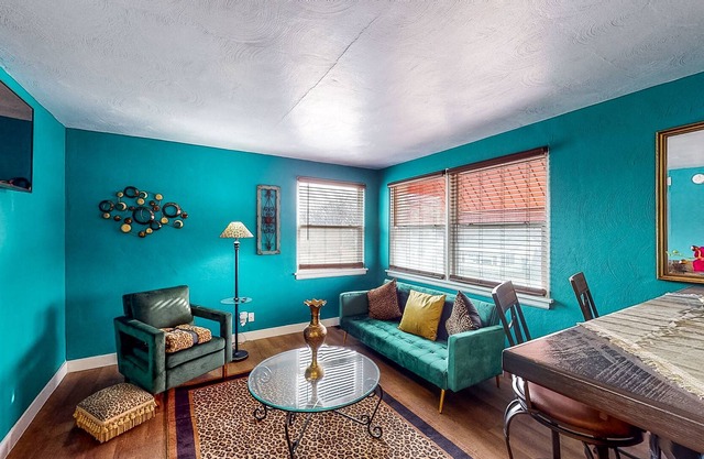 Recently renovated apartment close to everything