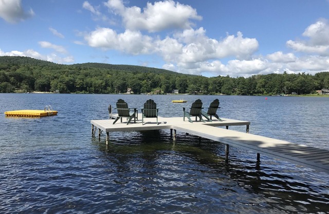 RECIENTEMENTE RENOVADO, a pasos del lago Buel, a minutos de Great Barrington y Stockbridge