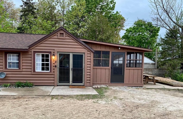 Recently Updated Beachfront Resort Cottage #3