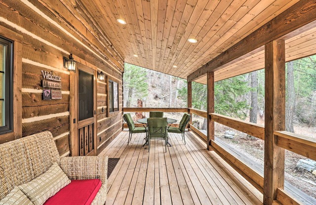 Reconnect with Nature at ‘Timber Creek’ Cabin!
