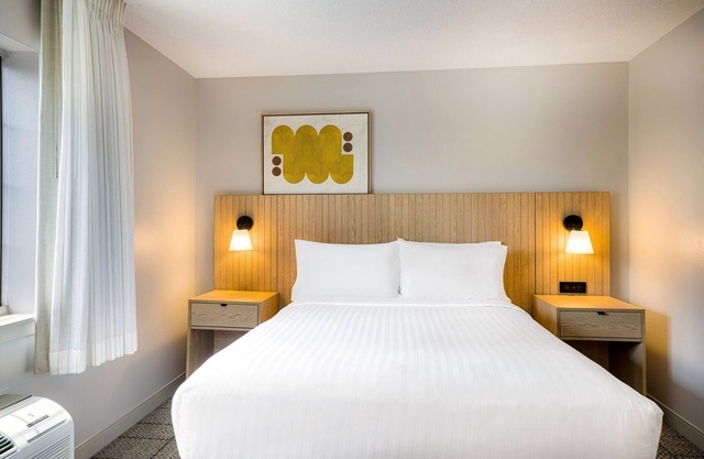 Recreate Sensational Memories! Stay Near Newport Centre! Parking Available!