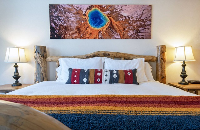 Recreation Headquarters! National Parks! Hot Tubs & Gym! On Teton Creek! Clean!