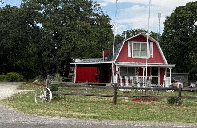Red Barn close to lake