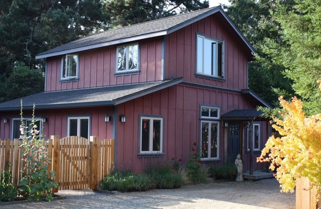 Red Barn Retreat - Romantisches und friedliches Cottage in der Nähe des beliebten Wanderwegs