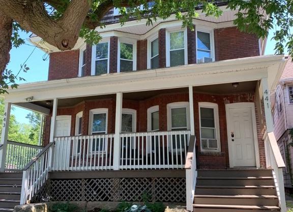 Red Brick Inn - Walk to the Falls, the Casino and all Downtown Restaurants