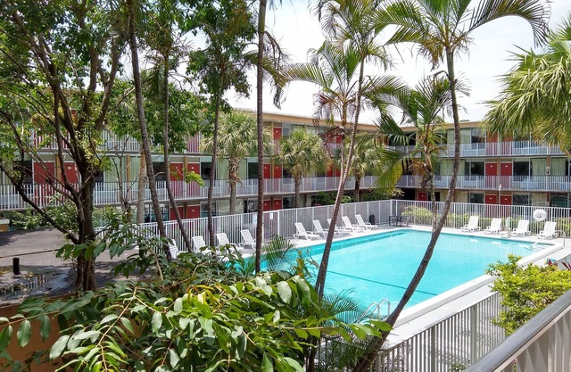 Red Carpet Inn Airport and Cruise Port Hotel Fort Lauderdale