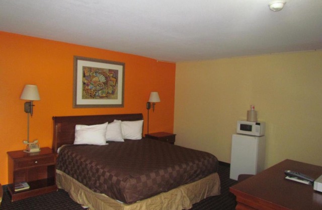 Red Carpet Inn - Augusta