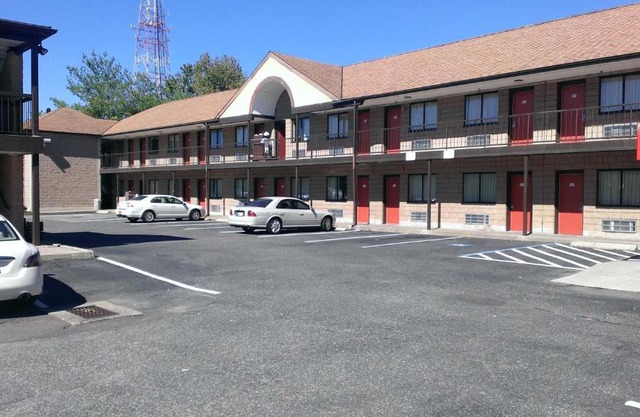 Red Carpet Inn Norwalk