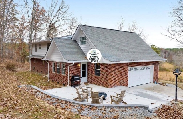 Red Clay Farmhouse! T