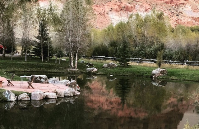 Red Cliffs Cabin, surrounded by nature. Natural swimming pond and trout river.