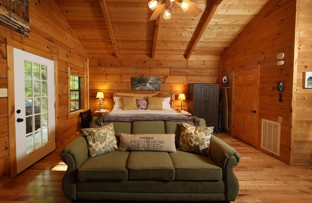 Red Door Cabin: una escapada aislada en el corazón de Townsend