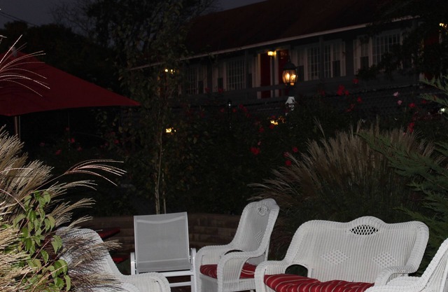 Red Horse Inn