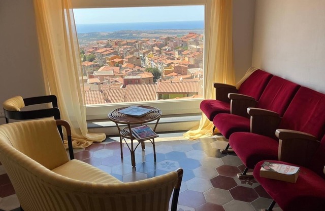 ERSTAUNLICHE WOHNUNG - CHARME & RELAX SARDEGNA MIT TERRASSE - WIFI