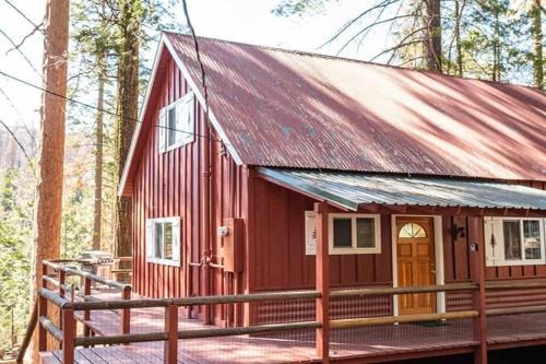 Red House - Minutes to Shaver Lake