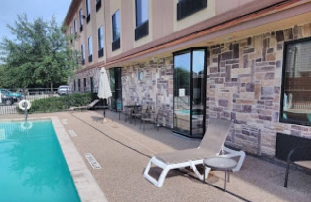 Red Lion Inn - Suites 4