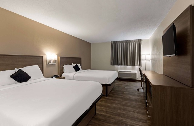 Red Lion Inn & Suites Caseyville