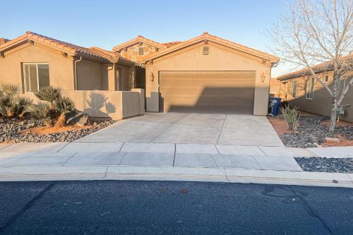 Red Mountain Retreat: Paradise Village #5