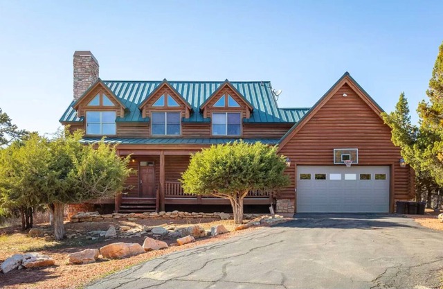 *New Listing* Zion Red Rock Pines - Hot tub, Hiking trails/, Near Zion's Nat'l Park