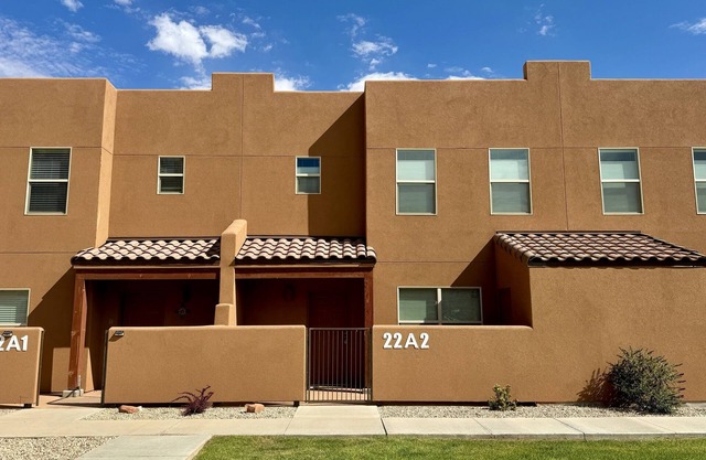 Red Rock Views! I Pet-Friendly I Pool & Hot Tub I Trailer Parking