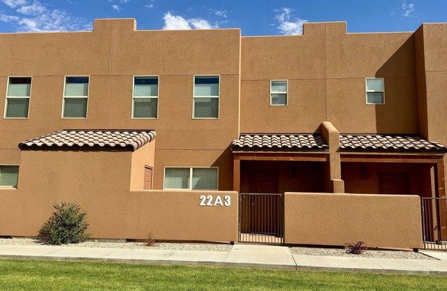 Red Rock Views! I Pool & Hot Tub I Trailer Parking I Bike Storage