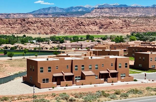 Red Rock Views! I Pool & Hot Tub I Trailer Parking I Bike Storage