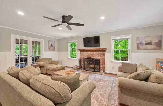 Red Roof Cottage on Lake Lanier
