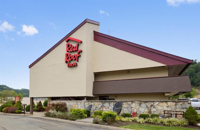 Red Roof Inn Charleston West - Hurricane, WV