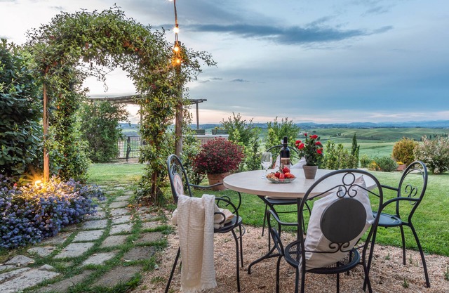 "Red Rose" Wohnung mit Blick auf Siena
