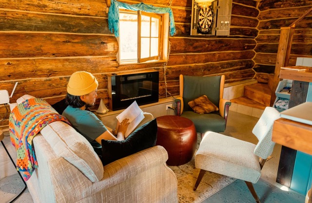 Red's Cabin- Your cosy farm getaway 5 minutes from Pincher Creek