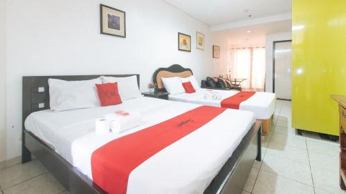 RedDoorz at TJMG by Bel Air Polaris Makati