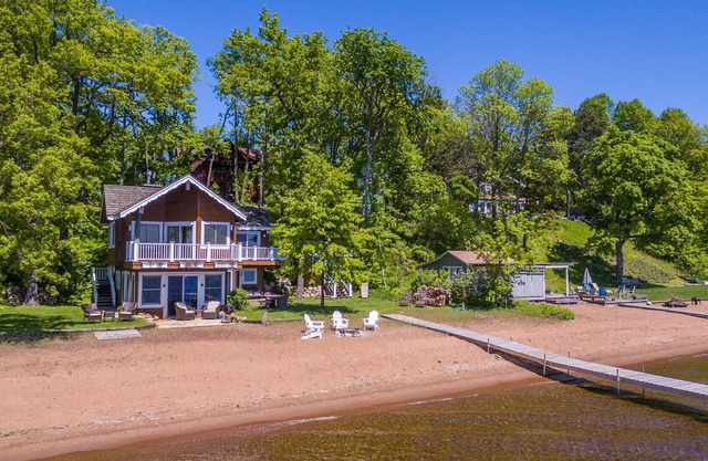 TRANQUIL FALL RETREATS AM GULL SEE BEACHFRONT GEM NEBEN DER GRAND VIEW LODGE