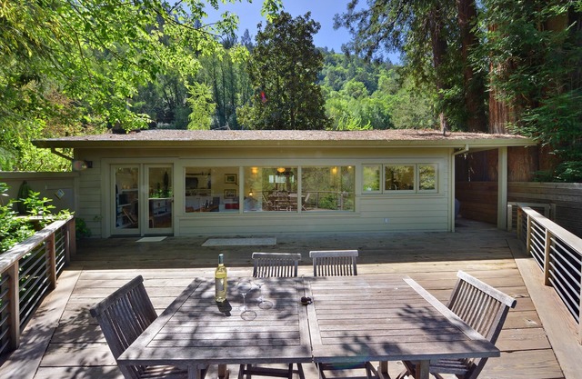Redwood River House--Serene Riverfront Cottage ­ In Healdsburg, Views, Kayak
