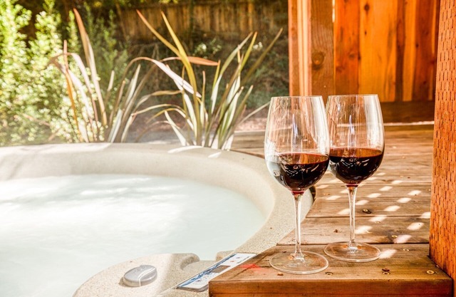 Redwood Retreat! Whirlpool! Gehen Sie zum Strand / Fluss!3 für 2 Wochenmitte bis Oktober