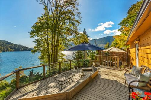 Reed's Cove Cabin