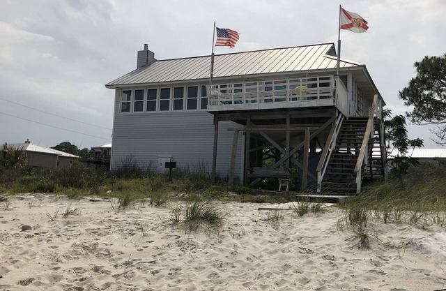 Reel paradise Beach Front Paradise 60 feet from sand and surf