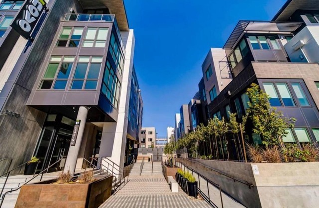 Refined 1BR Condo with Top-Tier Amenities