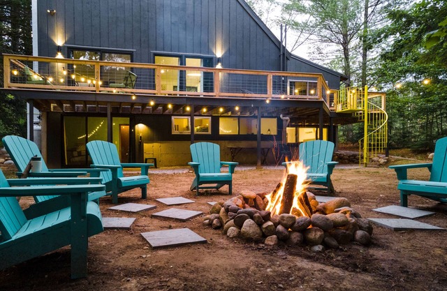 Refreshed 1970's Chalet - Perched on the Saco River. Minutes to Attitash.