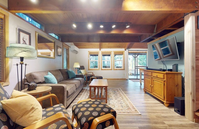 Refurbished cabin with beautiful views of the Hood Canal