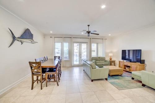 Regency Cabanas H4