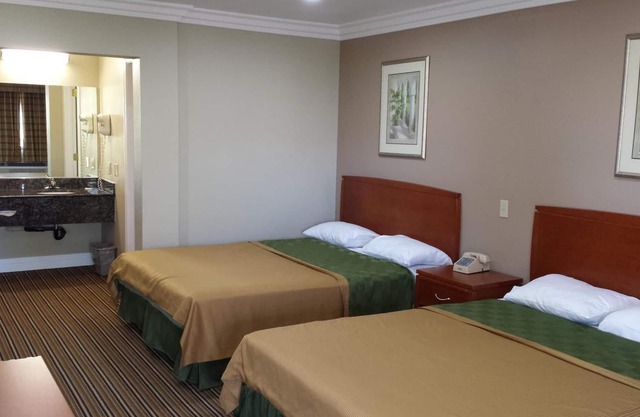 Regency Inn And Suites