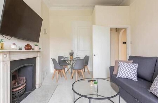 Regent's Square Charming Flat