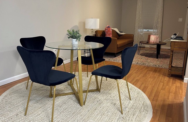 Rehoboth Ave Apartment - 2 blocks from the beach- In the heart of Rehoboth Beach