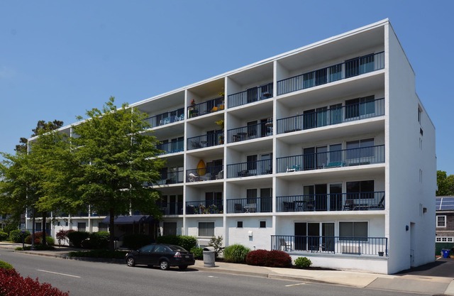 Rehoboth Ave Condo w/ Parking Sleeps 4 Clean/Updated/Comfortable