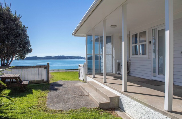 Rehutai Beach House - Paihia Holiday Home