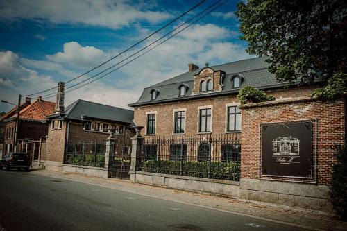 Relais M