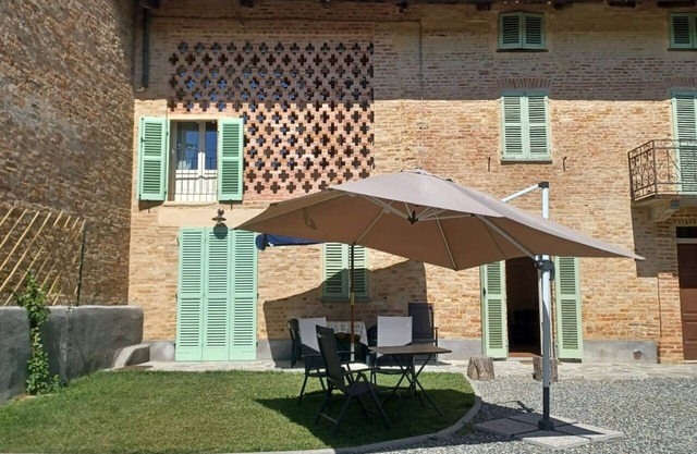 Relais "Podere le Gaggie" apt "Il Fienile cin it005076C26DJBQ9Y Alba Asti Nizza