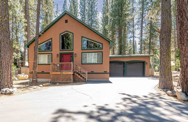 Relax and cozy-in with friends at this spacious Graeagle cabin