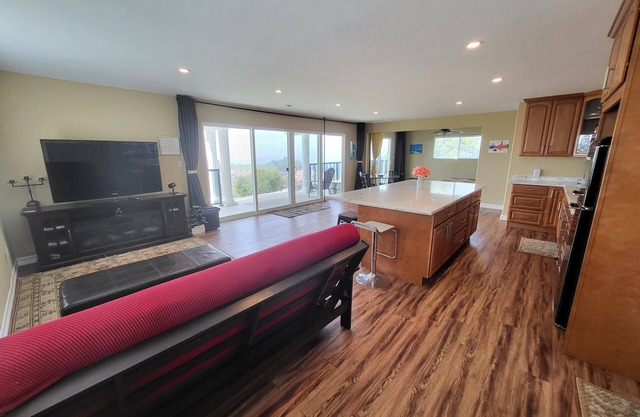 Relax and Enjoy the Million Dollar Views of the East Bay Area; Entire Guesthouse