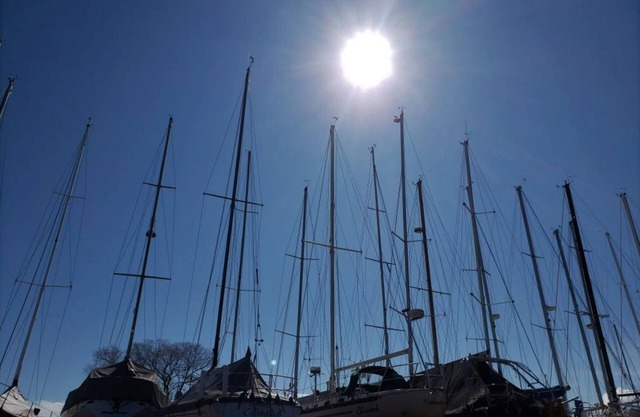 Relax and enjoy the view! Cozy Boatworks #202 Condo Pet friendly. Elevator.